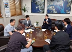 김찬진 동구청장, 인천해수청장에 “십자수로 상부시설 조성 조속 추진 요청”