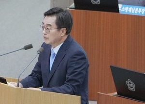 "대권 도전 직행하는가" 질문에 김동연 "아직 시기상조"