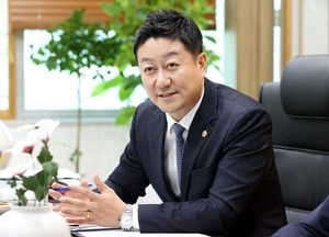 [인터뷰] 김진경 경기도의장 "침체되고 있는 경기 활성화 국면으로 이끌 수 있는 의회 역할론 강조"