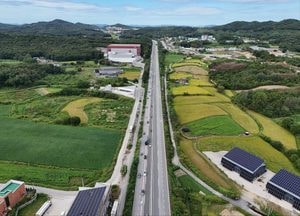 ’막바지 귀성길’ 영동고속도로 여주구간 대체로 원할...‘서울~부산 6시간 소요’
