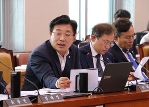 "고속도로 휴게소 중 절반 이상 교통약자 배려 전기차 충전기 없어"