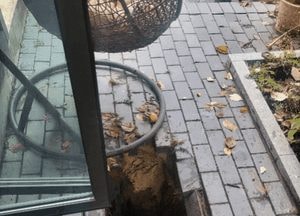 분당 카페거리서 깊이 2미터 땅 꺼짐 사고...인명피해 없어