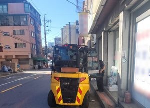부천서 버스 기다리던 70대 여성, 지게차에 치여 숨져