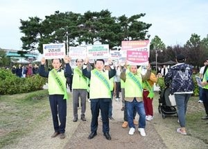 구리가 서울되는 범시민추진위원회, 코스모스 축제서 1100명 회원 모집…10만 서명운동 진행