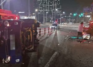 [영상] 의왕서 차량 전도사고...2명 부상
