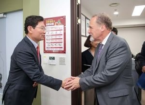 이상일 시장, 용인특례시 방문 ‘미국 페어팩스 카운티 경제사절단’과 교류방안 논의