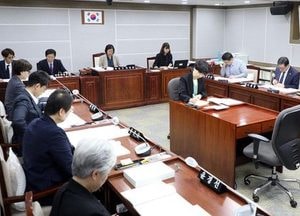 수원시의회 기획경제위원회, 강영우·배지환 원안가결…조례안 등 안건심사