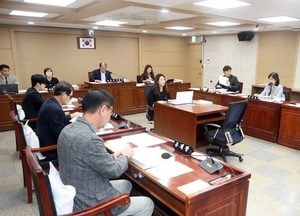 수원특례시의회 도시미래위원회, 수원시 공동주택 관리 조례 전부개정조례안 등 안건심사