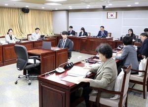 수원시의회 환경안전위원회, 수원시 반려식물산업 육성 및 지원 조례안 등 안건심사