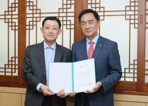 평택시, 시민고충처리위원 감사패·위촉장 수여