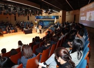 임태희 교육감 “도전적인 문제 제기 있어야 발전 이룰 수 있어”