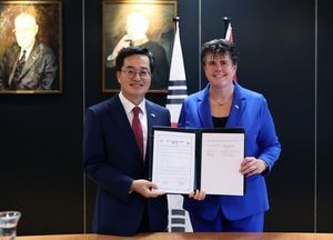 김동연, 네덜란드 세계1위 기업 방문해 '반도체 세일즈 드라이브'