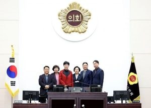 인천시의회, 중국 선전시 대표단 방문…상무위원회 정책 교류