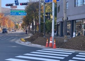 [현장출동] '사고위험 높은' 툭 튀어나온 도로선형공사...시민 지적에도 '강행'·'교통사고 피해'를 시민이 본다면