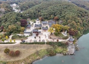 '가을색으로 갈아입는 중' 천년고찰 신륵사