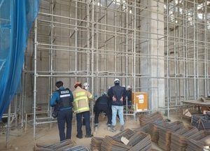평택 신축 물류창고 공사현장서 추락사고, 40대 근로자 심정지 병원이송