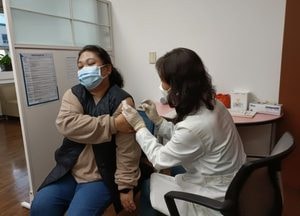 인천 동구, 전구민 독감 예방 위한 야간 접종 확대 실시…직장인 등 매주 목요일 오후 6시~9시 접종 가능