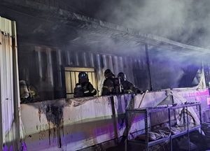 안성, 비료공장 컨테이너서 한밤 불...1명 사망