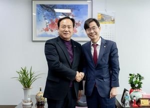 이권재 오산시장, 조경태 국회의원 만나 ‘유엔군 초전기념식’ 국가주도 행사 추진 지원 건의