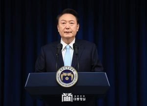 윤석열 대통령, 비상계엄 선포...“어떤 조치 이루어지나”