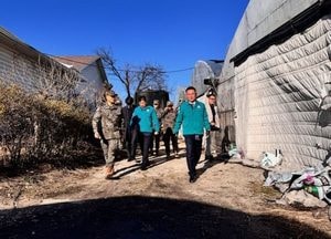 이충우 여주시장, 폭설 피해 농가 위로·복구 현장 군 장병 격려