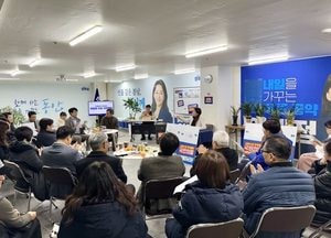 안양시 민주당, 윤석열 즉각 퇴진 1인 시위 나서 “비상계엄 사태 엄정 수사”