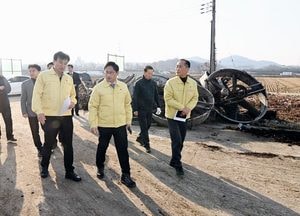 오후석 경기도 행정2부지사, 평택시 폭설 피해 축산농가 현장 점검