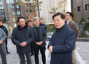 박승원 광명시장, 제2R 재개발정비사업 트리우스광명…준공 현장 품질점검 나서
