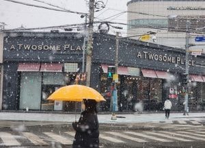[내일 날씨] 경기·인천(13일, 금)...눈·비 소식, 경기남부 최대 5㎝