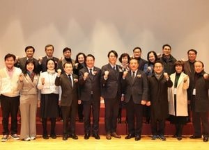 안양시, 주민자치협의회 회장 이·취임식 열어...최대호 시장, 공로 감사패 수상