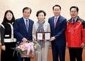 인천 아너 소사이어티 19번째 가족 아너 탄생…최근미씨 185호 가입