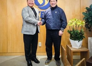 김경일 파주시장, 허구연 한국야구위원회 총재와 환담…돔구장 건립추진 본격 시동
