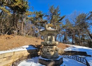 '흰 눈 속 국보 4호' 여주 고달사지 승탑