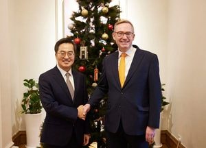 김동연 경기도지사, 주한 영국대사 만나 한국 정세·협력 방안 논의