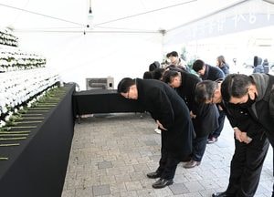 강수현 양주시장, '제주항공 여객기 사고 희생자 조문'