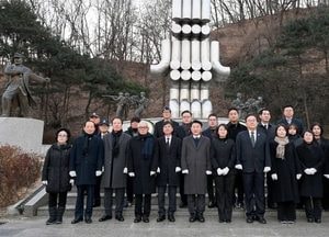 의정부시, 2025년 을사년 신년 참배 거행…‘내 삶을 바꾸는 도시 의정부’ 구현