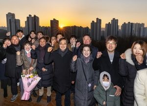 김동연 경기도지사 “따뜻한 사회 되도록 최선 다하겠다” 선한 영향력 펼친 사회적 의인 초청 행사 열어