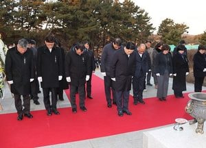 인천 옹진군, 을사년 새해참배로 시작…문경복 군수 “한마음으로 웅비도약” 신년메세지 전달