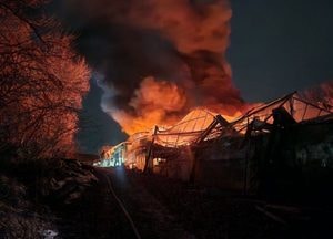 화성시 주거·식물재배 겸용 비닐하우스서 한밤 불....일가족 4명 긴급대피 ‘인명피해 없어’