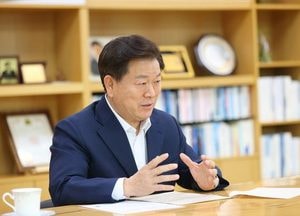 [신년인터뷰] 2025년 시장에게 듣는다 ② 박승원 시장 "시민과 함께 위기 돌파, 더 강한 광명 만든다"