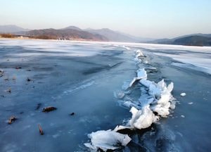 [내일 날씨] 경기·인천(16일, 목)...경기동부·서울 '눈·비' 빙판길 유의