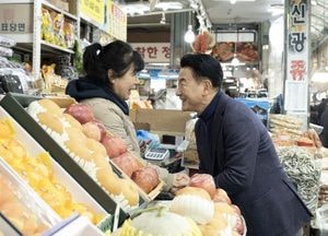 김동근 의정부시장, 설 명절 앞두고 전통시장 상인들 목소리 청취…제일·의정부시장 방문