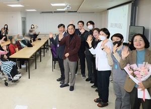 정장선 평택시장, 설 명절 맞아 사회복지시설 위문...종사자 고충 청취·격려 시간 가져
