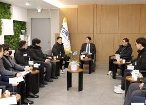 정명근 화성특례시장, 현업 공무직 근로자와 차담회 가져...근무 환경 개선·복지 증진 노력