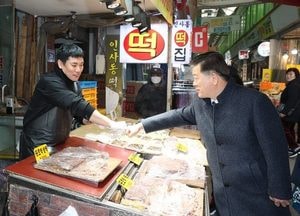 박승원 광명시장, 설 명절 전 전통시장 방문해 민생경제 살펴…지역물가 점검·상인들 격려