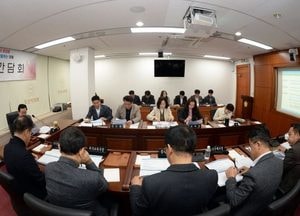 오산시의회, 의원간담회 열어...시내버스 공공관리제 운영 조례 제정안 등 주요 현안 논의