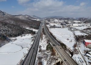 설날 귀경차량 몰리면서 고속도로 정체...새벽 1~2시께 해소될 듯