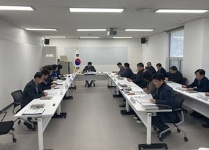 안양시의회 도시건설위원회, 집행기관과 현안사항 간담회 열어...하천자동차단시설 설치 사업 등 논의