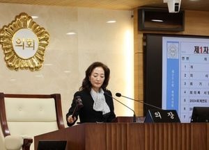 평택시의회, 제254회 임시회 1차 본회의 개회...김명숙 부의장 “시민 최우선 의정활동 펼칠 것”