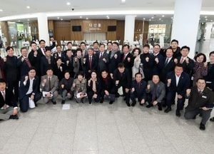경기도의회 국민의힘 ‘2024년 의정활동 사진전’ 개막...오는 19일까지 도의회 로비서 진행